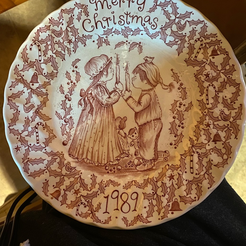 Vintage Merry Christmas Plate 1989